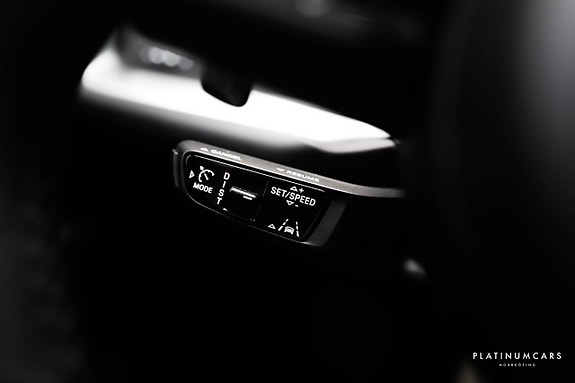 Porsche Cayenne 13 of 21