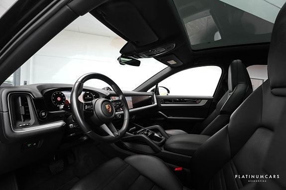 Porsche Cayenne 5 of 21