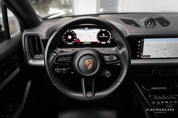 Porsche Cayenne 8 of 21
