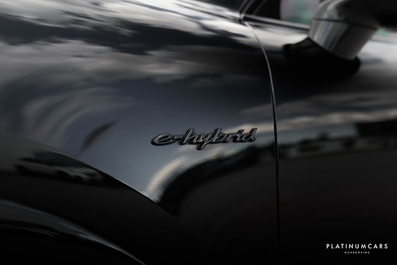Porsche Cayenne 18 of 21
