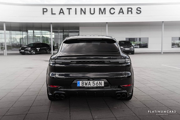 Porsche Cayenne 4 of 21