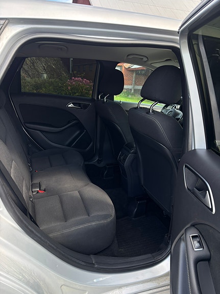 Mercedes-Benz B200 9 of 10