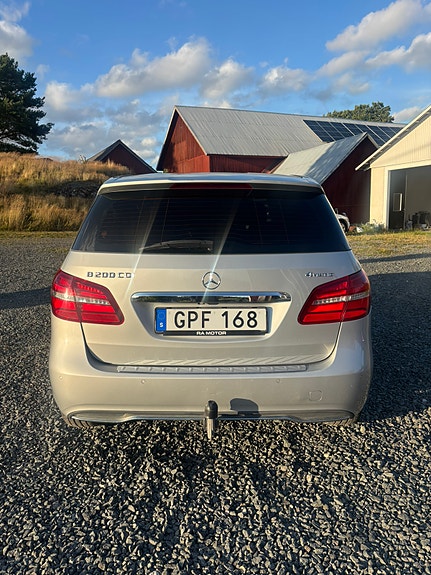 Mercedes-Benz B200 5 of 10