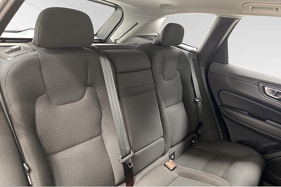 Volvo XC60 11 of 16