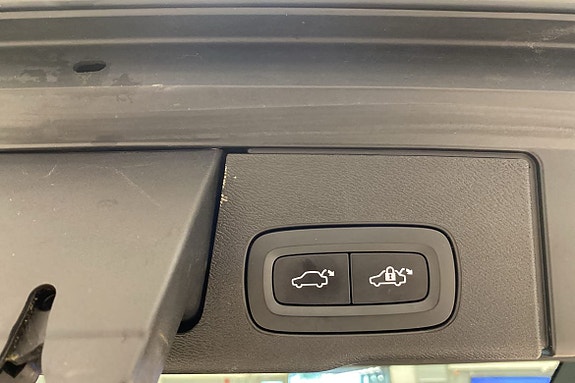 Volvo XC60 13 of 16
