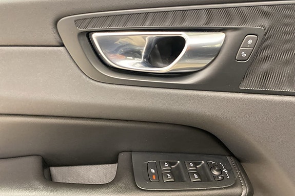 Volvo XC60 15 of 16