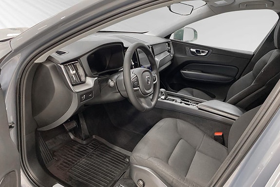 Volvo XC60 7 of 16