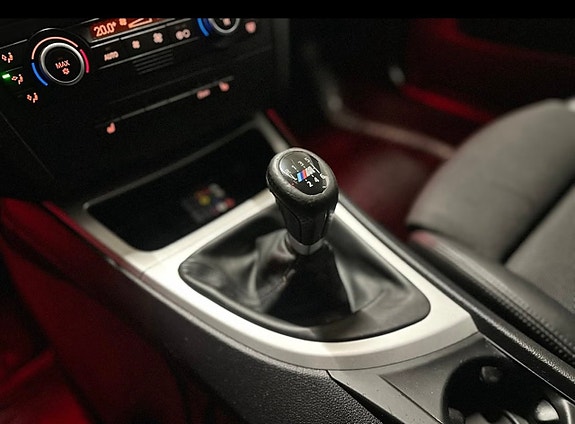 BMW 118d 14 of 16