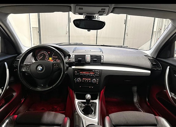 BMW 118d 11 of 16
