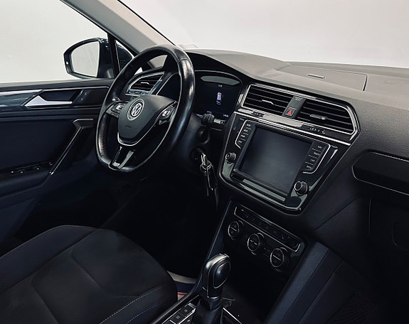 Volkswagen Tiguan 10 of 12