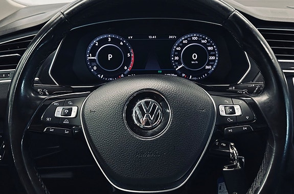 Volkswagen Tiguan 12 of 12