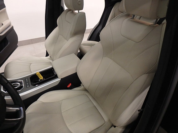 Land Rover Range Rover Evoque 11 of 29