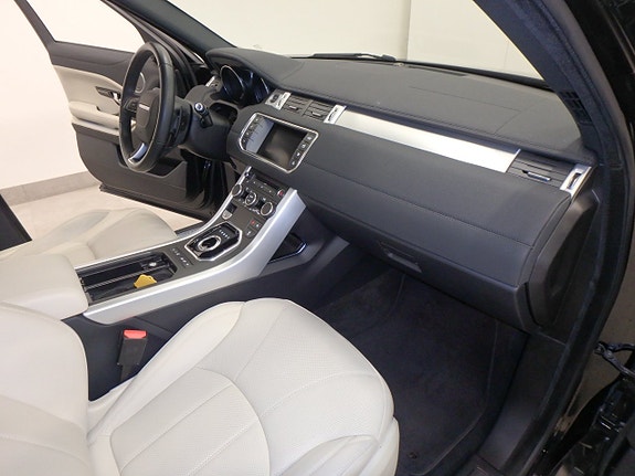 Land Rover Range Rover Evoque 24 of 29