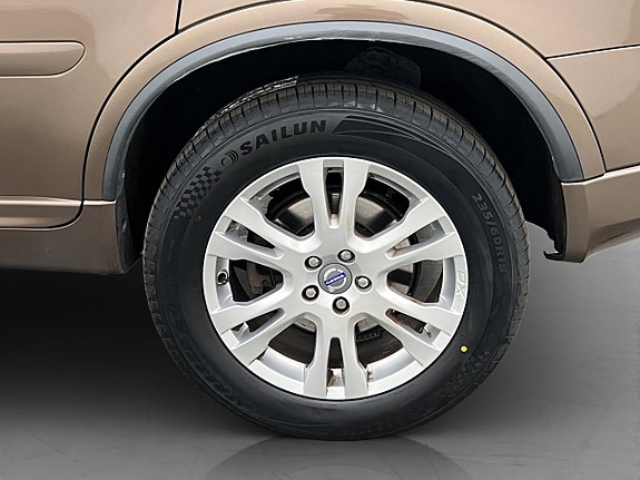 Volvo XC90 24 of 26