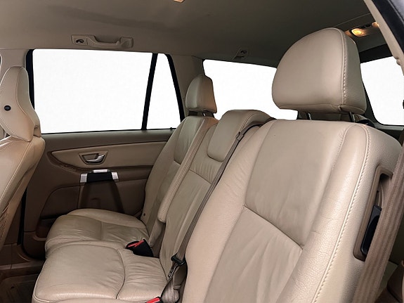 Volvo XC90 12 of 26