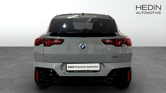 BMW iX2 7 of 12