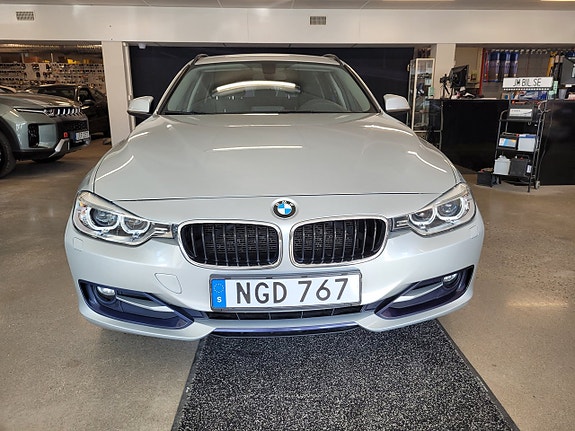BMW 318d 2 of 16