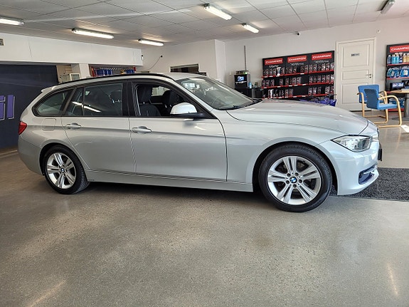 BMW 318d 4 of 16