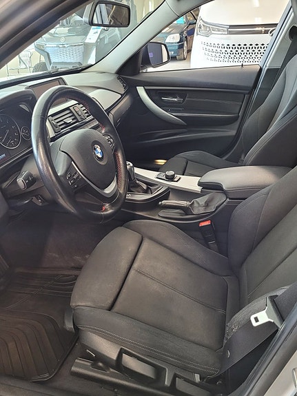 BMW 318d 7 of 16