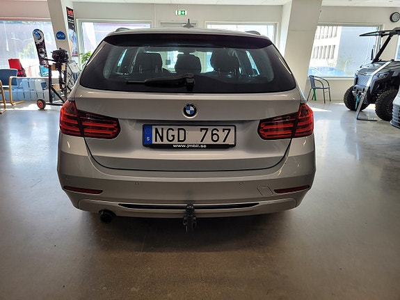 BMW 318d 6 of 16