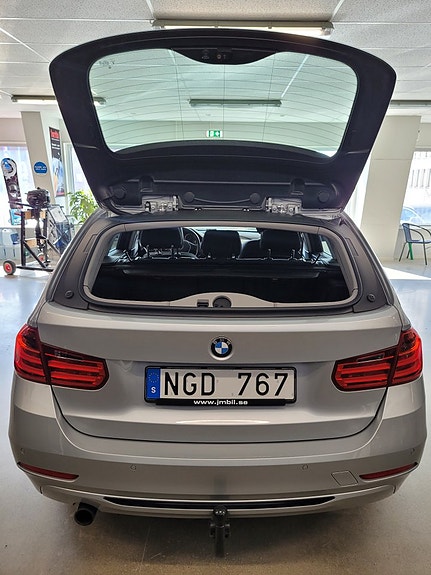 BMW 318d 13 of 16