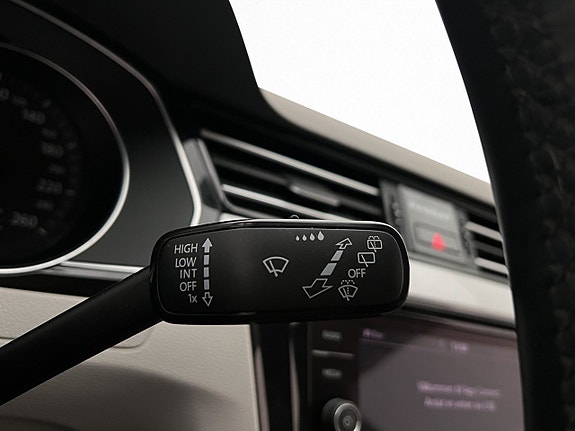 Volkswagen Passat 26 of 30