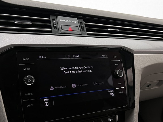 Volkswagen Passat 20 of 30