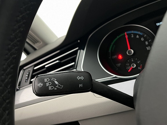 Volkswagen Passat 28 of 30