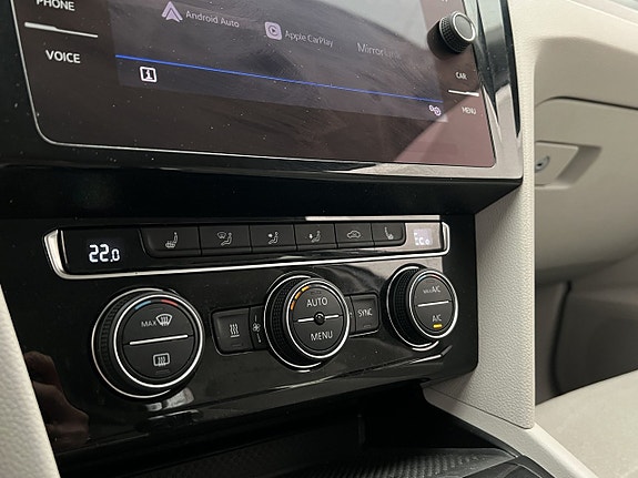 Volkswagen Passat 23 of 30