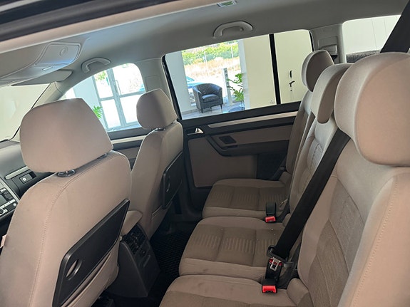 Volkswagen Touran 6 of 7