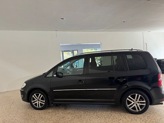 Volkswagen Touran 5 of 7