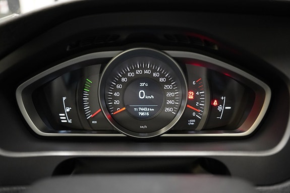 Volvo V40 11 of 20