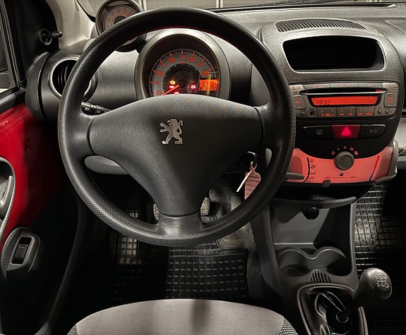 Peugeot 107 14 of 15