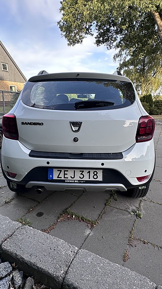 Dacia Sandero Stepway 3 of 9