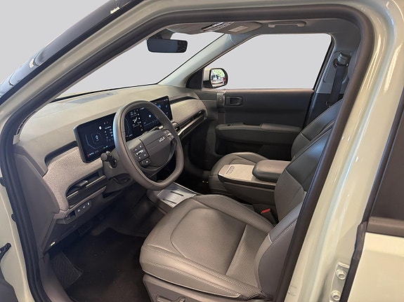 Kia EV3 8 of 14