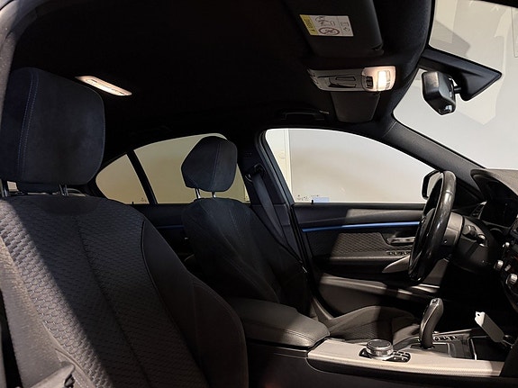 BMW 330i 18 of 30