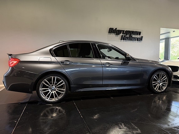 BMW 330i 8 of 30