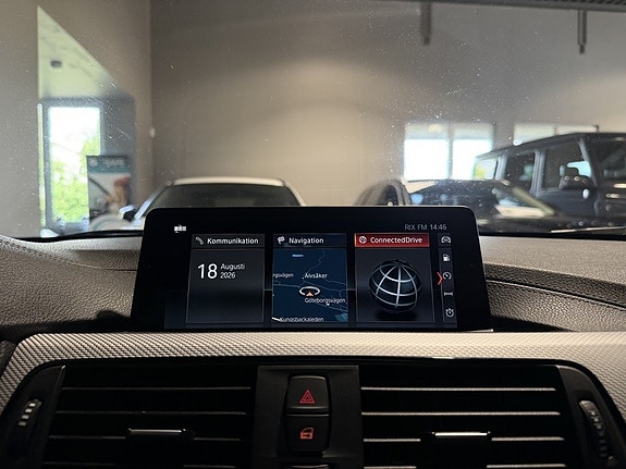 BMW 330i 28 of 30