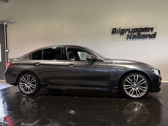 BMW 330i 6 of 30