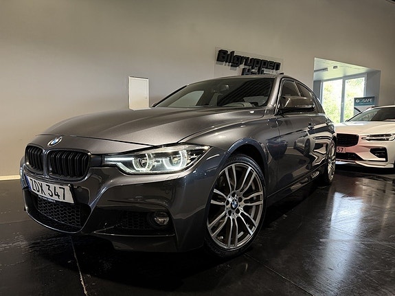 BMW 330i 10 of 30