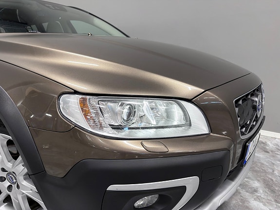 Volvo XC70 11 of 30