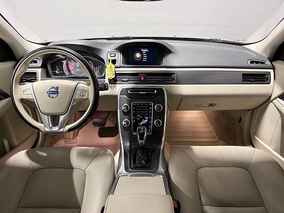 Volvo XC70 16 of 30