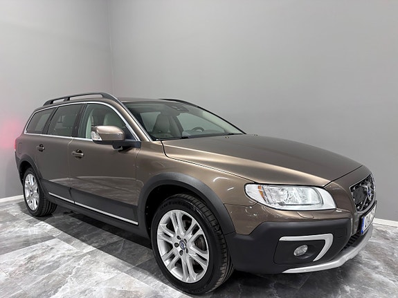 Volvo XC70 10 of 30