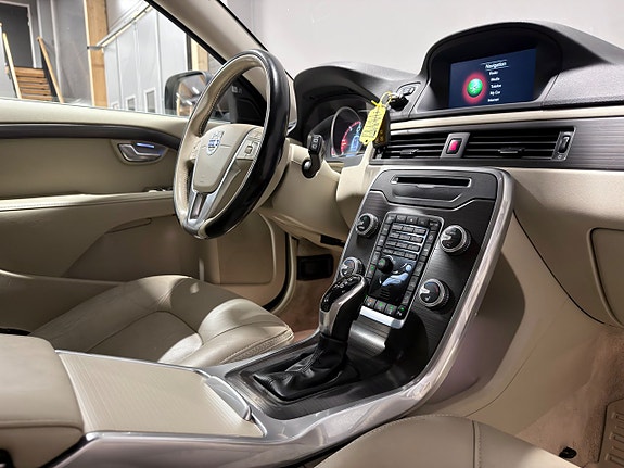 Volvo XC70 23 of 30