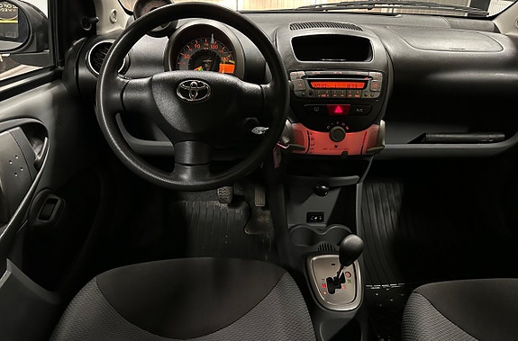 Toyota Aygo 12 of 18