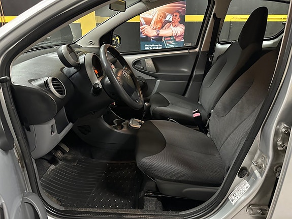 Toyota Aygo 10 of 18