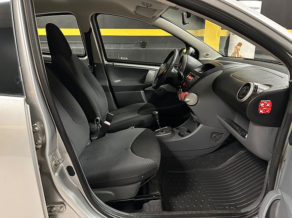 Toyota Aygo 8 of 18
