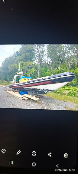 Ribbåt. Rescu 900 vektor 2 of 11