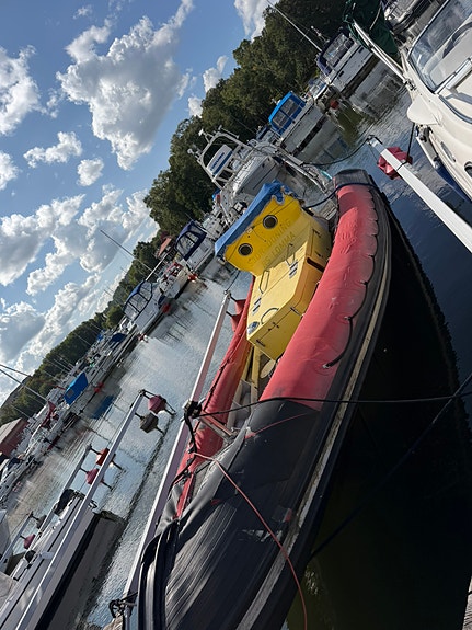 Ribbåt. Rescu 900 vektor 9 of 11