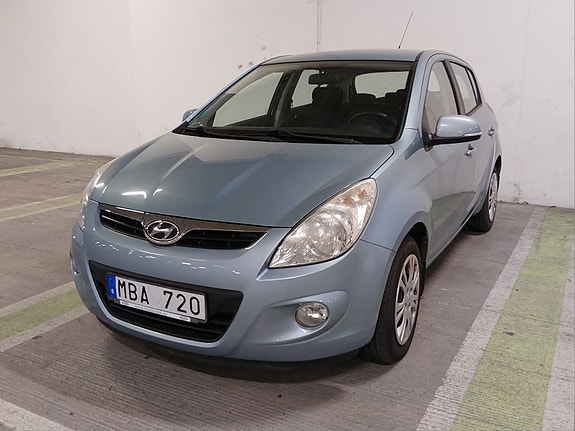 Hyundai i20 2 of 5
